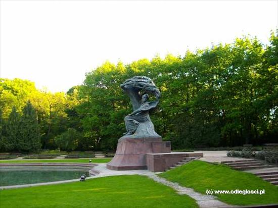 warszawa teraz - Lazienki-Krolewskie-pomnik-Chopina.jpg